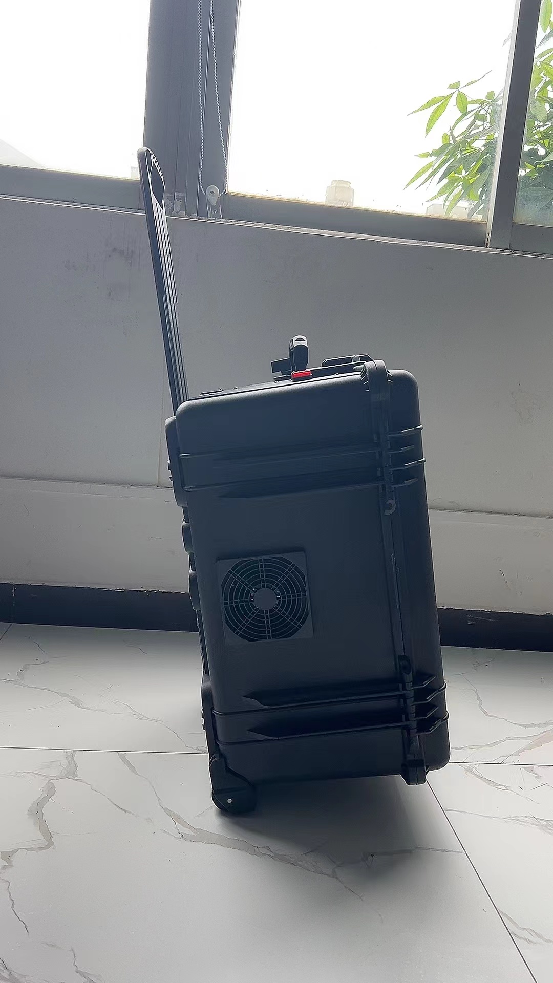 西乡塘手拉箱型移动通信干扰器